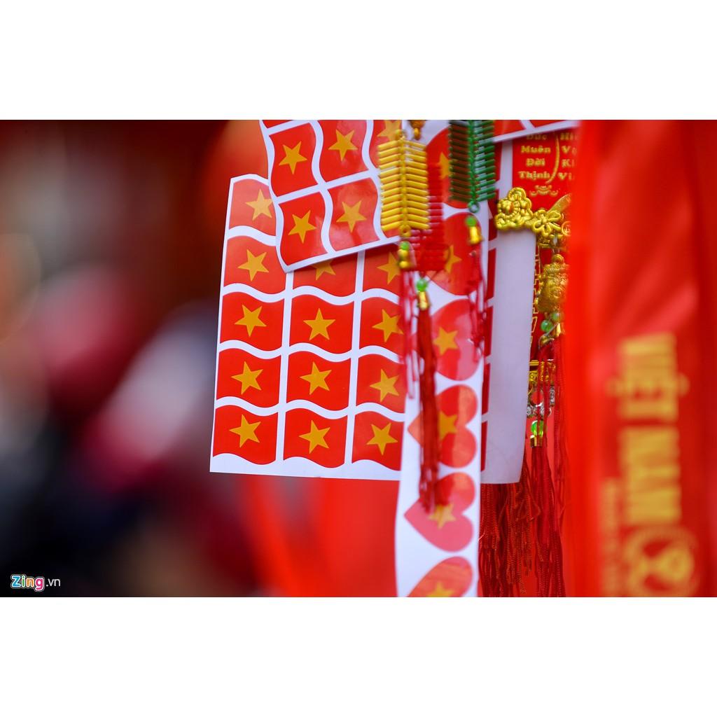 Sticker lá cờ dán má đủ hình trái tim và lá cờ
