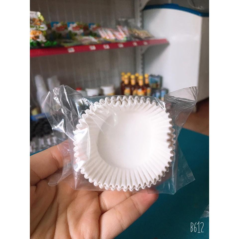 Cup giấy nến trăng 12cm ( 70 cái)