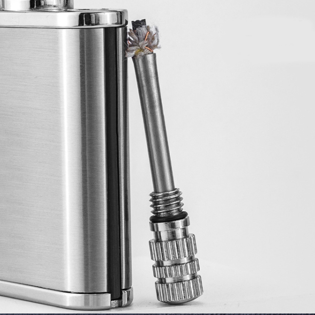 Hộp Qụet Bật Lửa Xăng CF210 Thiết Kế Đẹp Độc Lạ 2 Trong 1 - Dùng Xăng Bấc Đá Cao Cấp