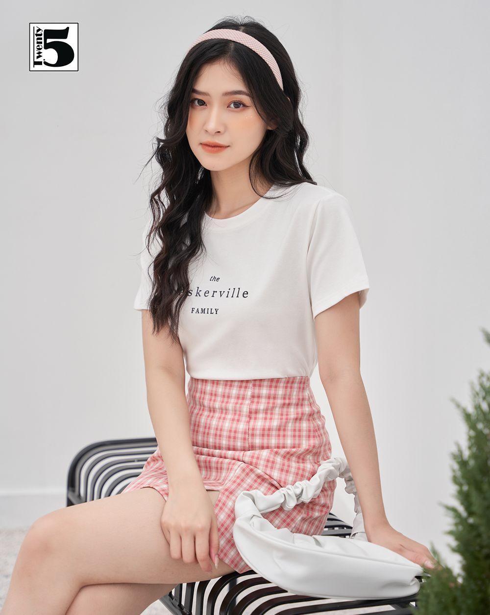 Chân váy nữ caro trơn dáng chữ A, khóa lưng, xẻ trước Twentyfive 3811