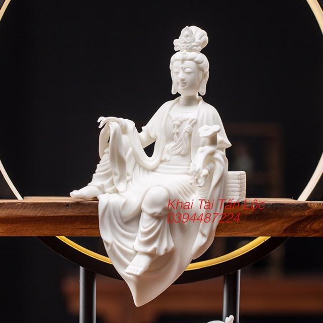 Tượng Quan Âm cầm ngọc như Y và kệ gỗ đèn led 10 món