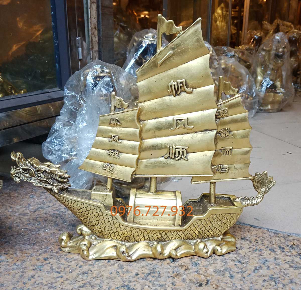 Thuyền buồm phong thủy bằng đồng dài 30cm, thuyền buồm phong thủy