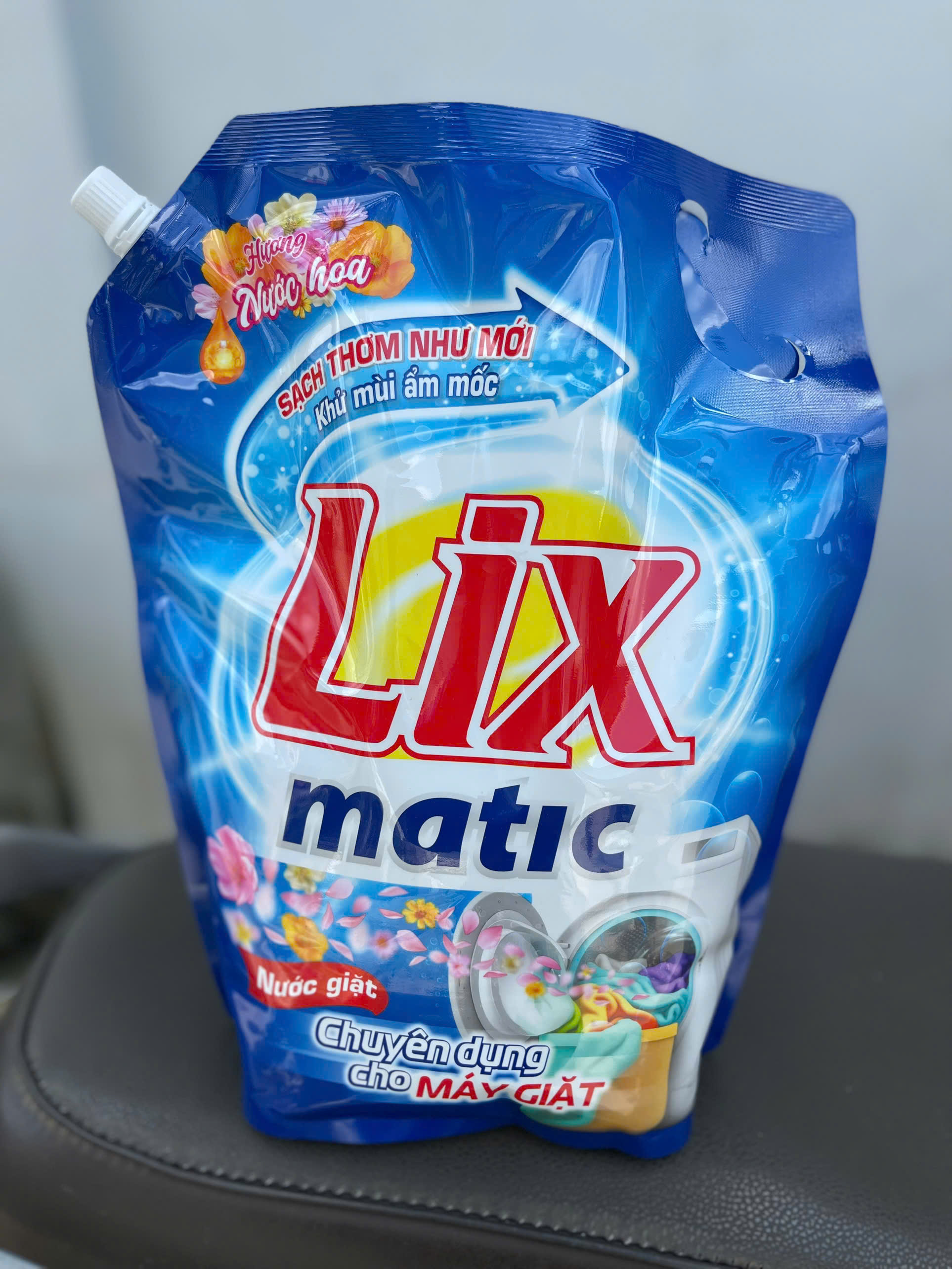 Nước giặt Lix Matic mới hương nước hoa túi 3.2kg NGM04 giặt tẩy đánh bay mọi vết bẩn cứng đầu