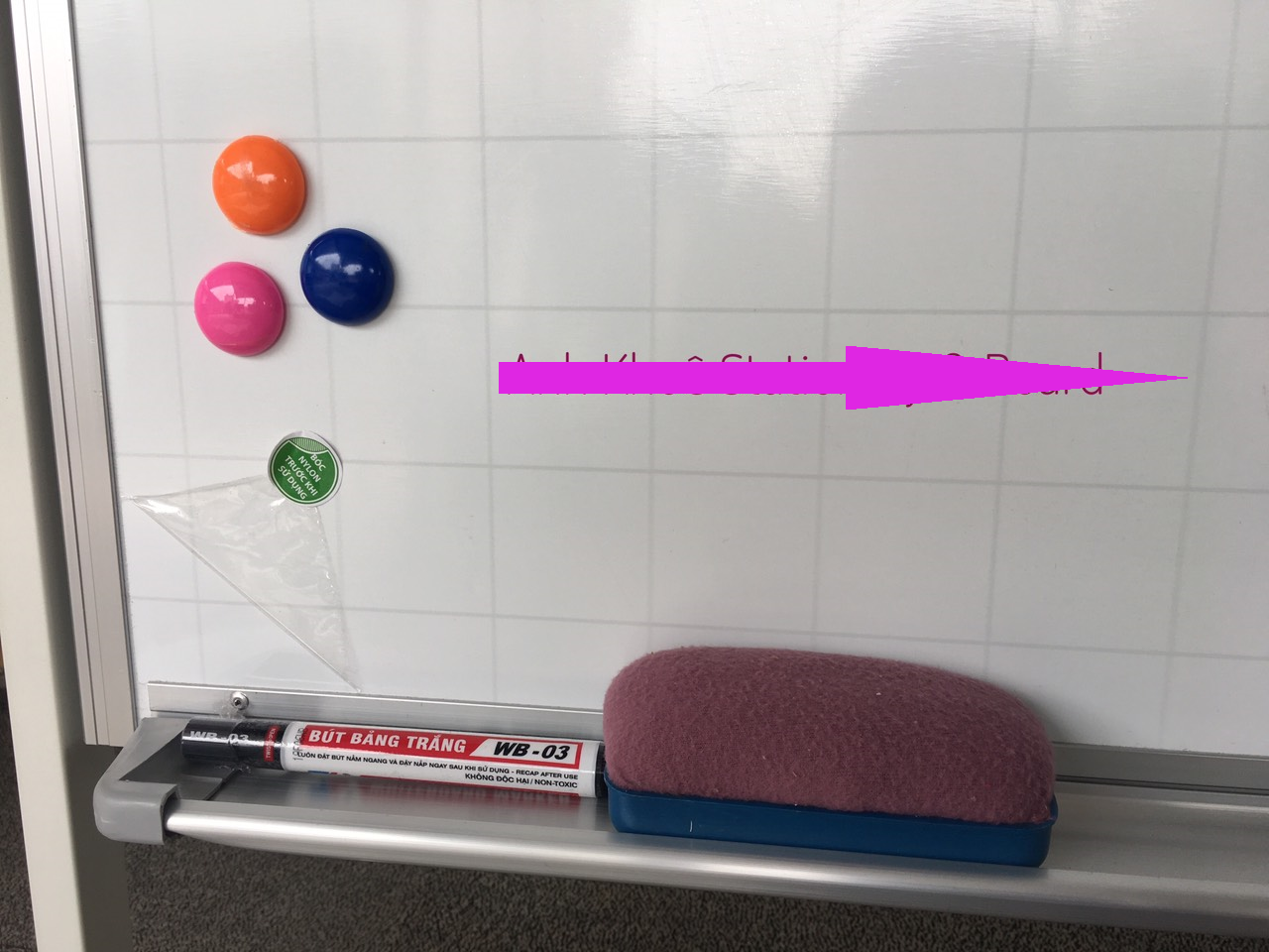 Bảng Flipchart hội thảo điều chỉnh cao thấp 90x120 cm