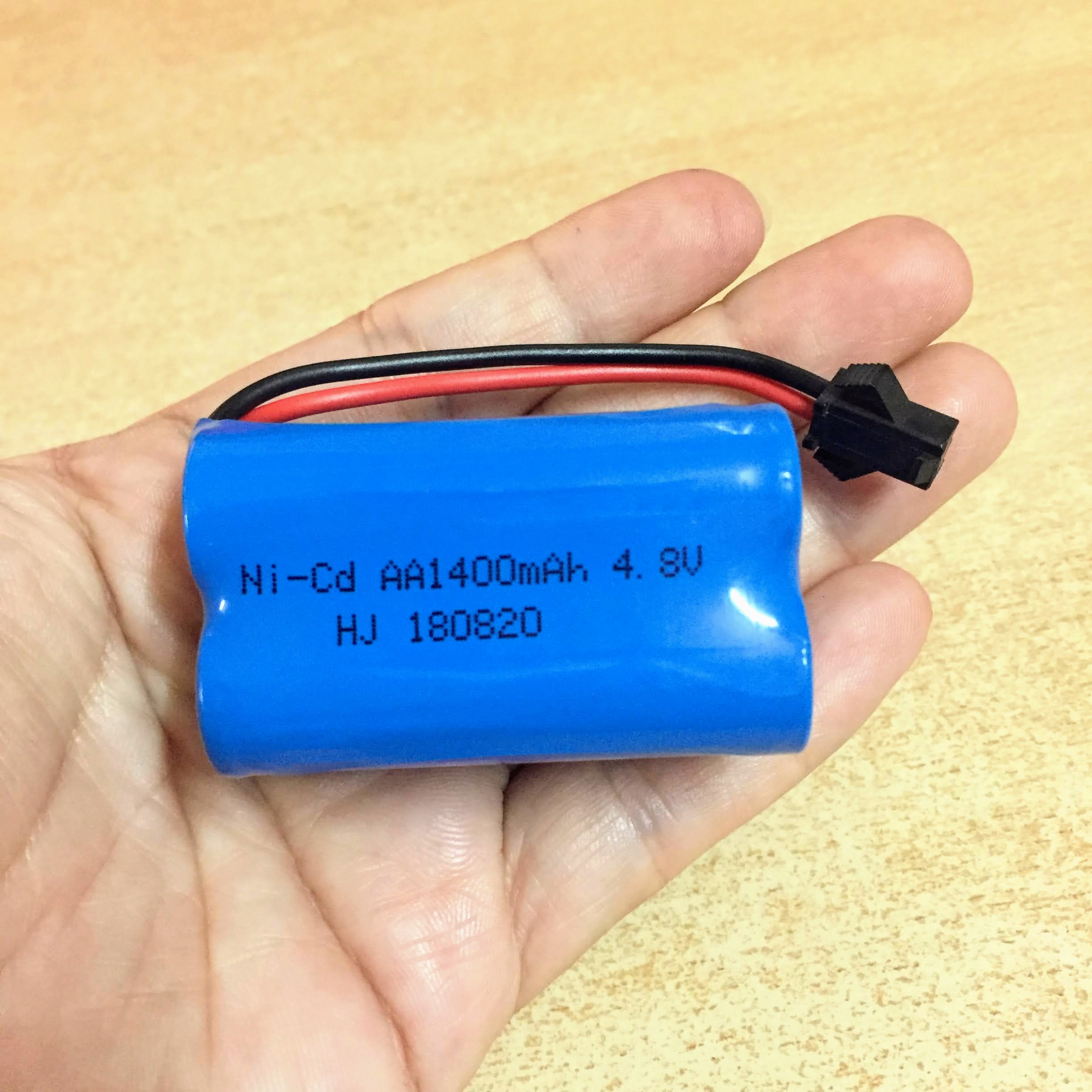 Pin sạc 4.8V dung lượng 1400mAh xếp vuông Jack SM càng cua đen