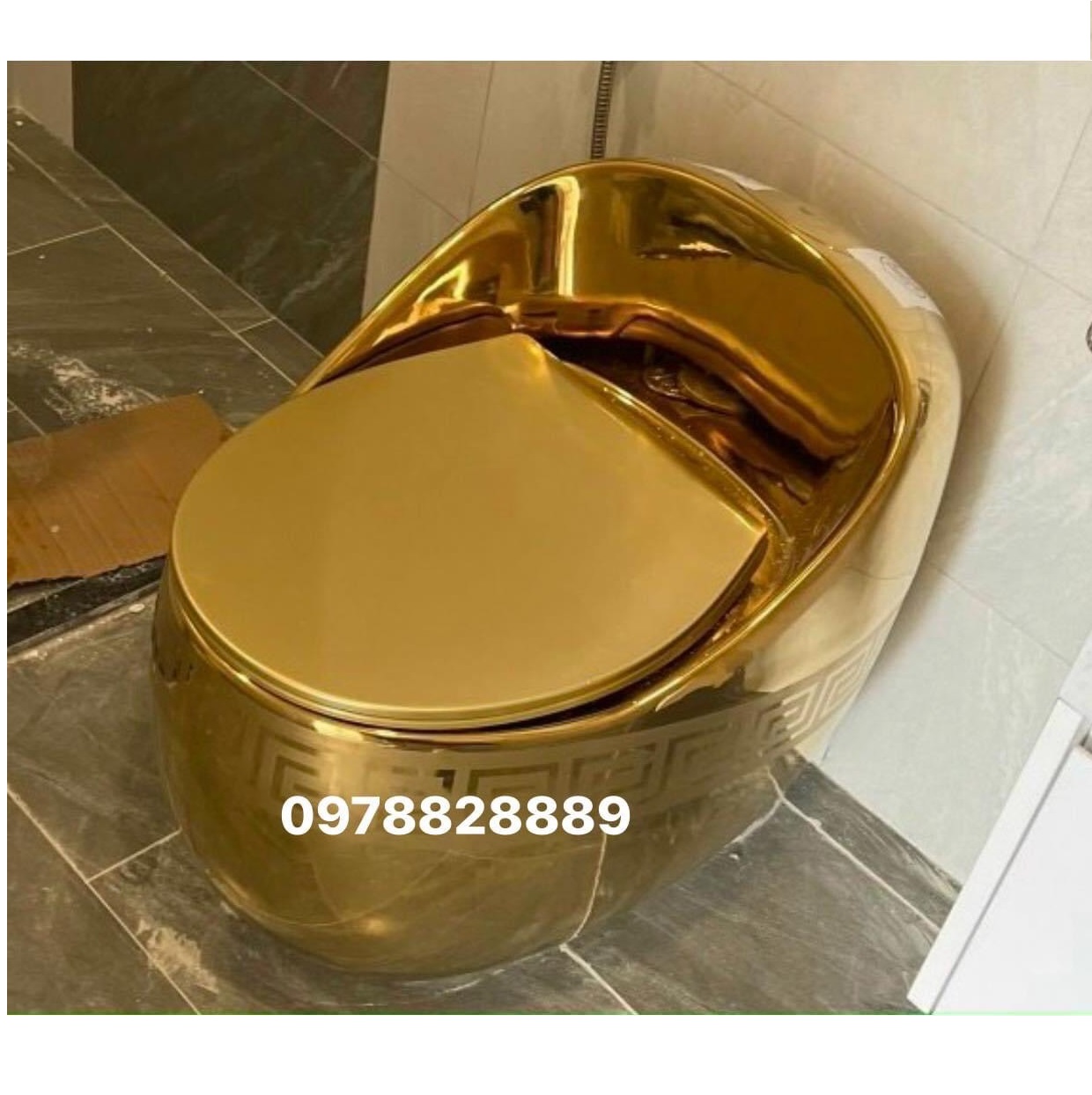 Bồn cầu, Bệt mạ vàng quả trứng R22 Gold