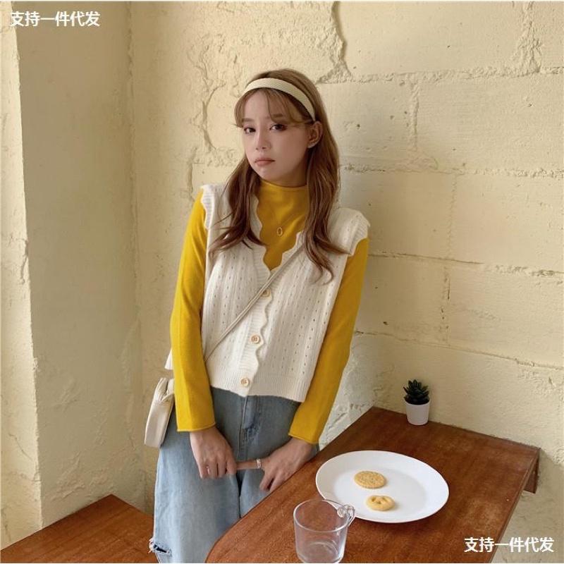 Áo len gile viền lượn sóng cài cúc Ulzzang Style