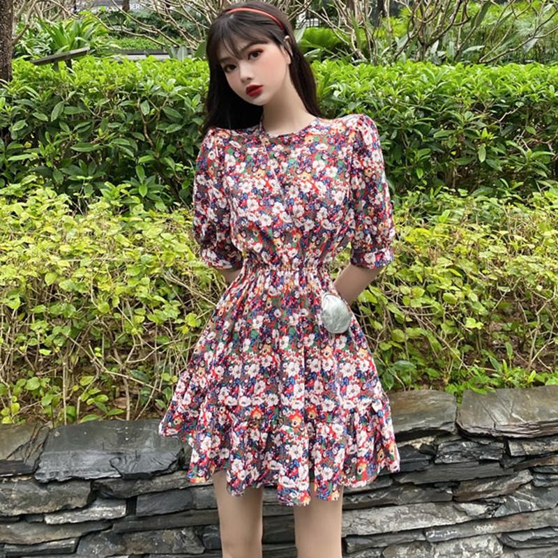 Đầm Tay Ngắn Cổ Tròn Hoạ Tiết Hoa Thiết Kế Thanh Lịch