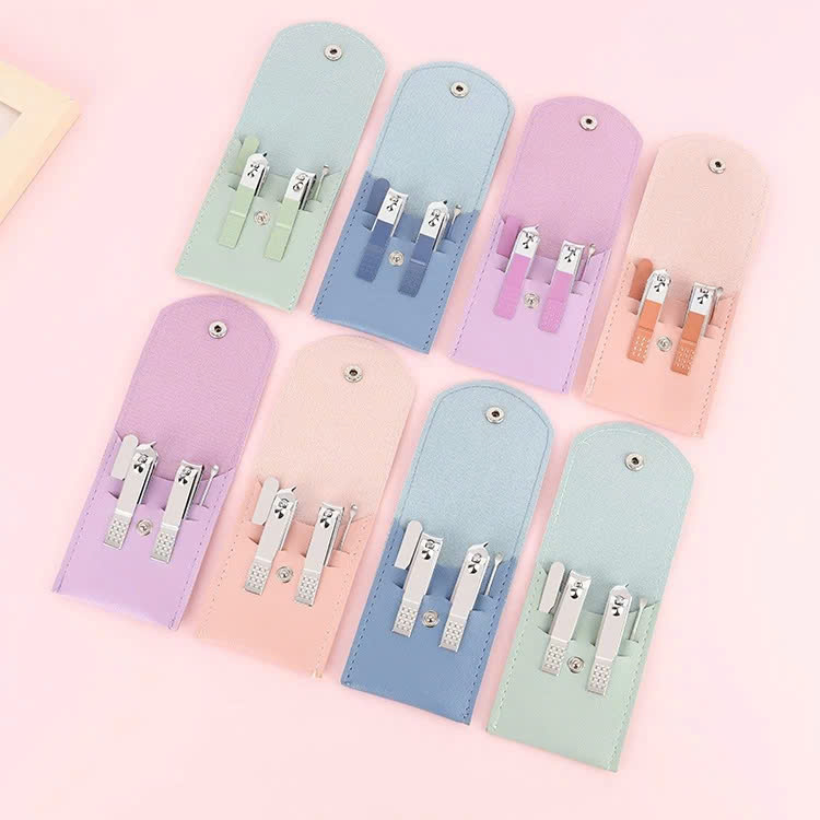 Bộ Bấm Móng 4 Món Kèm Bao Da PU Dễ Thương - Hàng Chính Hãng ( Họa Tiết Ngẫu Nhiên)