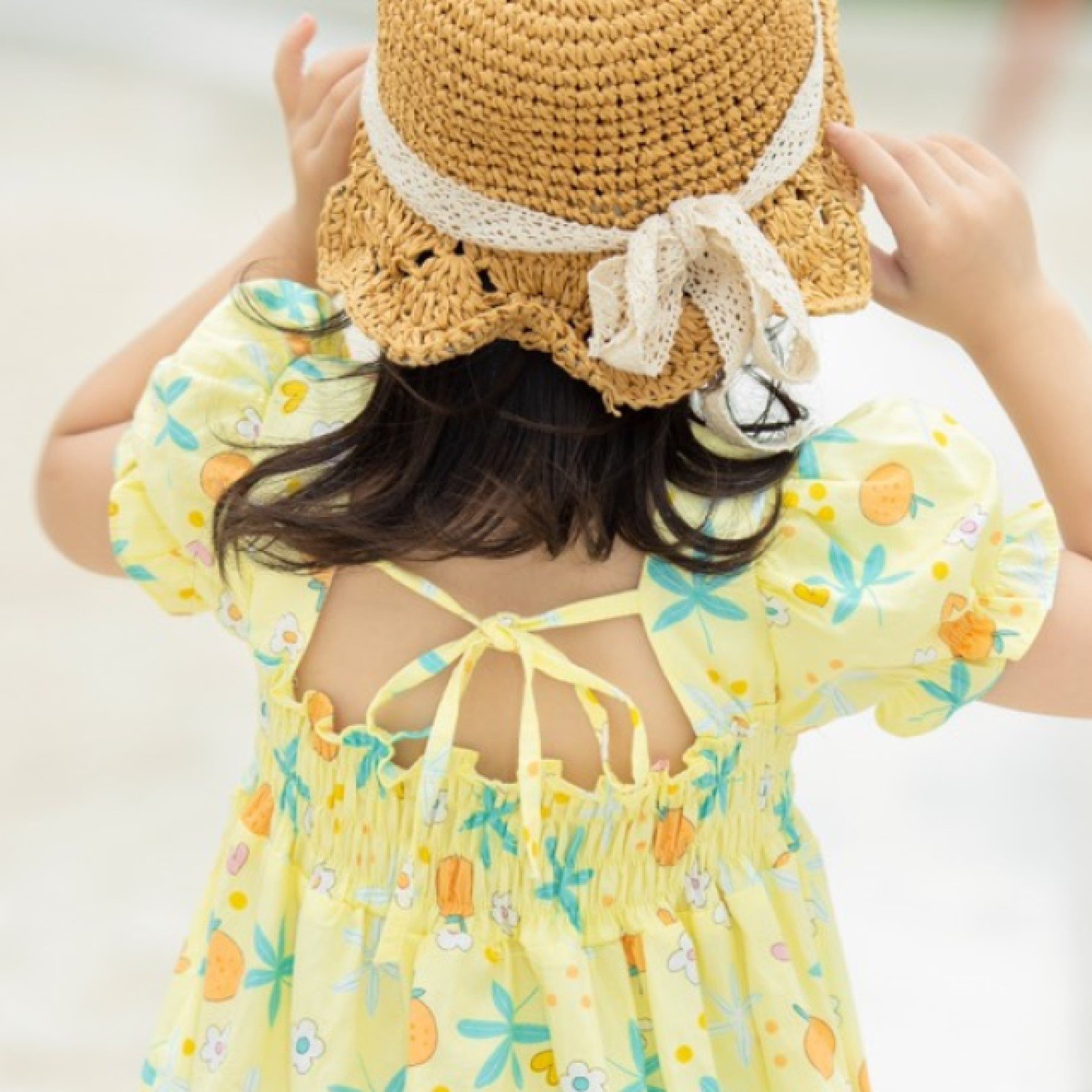 G00000810 Váy vàng smock thun ngực cực xinh bé gái, Chất vải thô lụa mềm mịn.