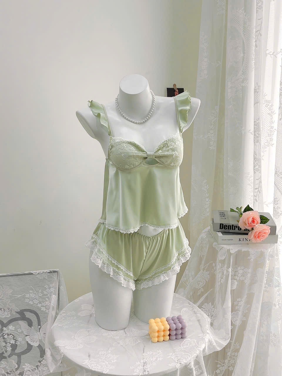 Bộ Đồ Ngủ B131 Lụa Quảng Châu Cao Cấp Kèm Mút Sẵn Tiểu Thư Xinh Xắn