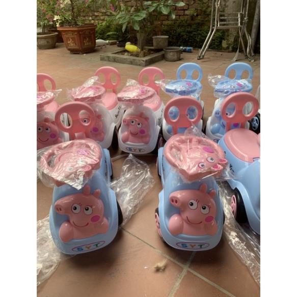 Xe lắc cho bé chòi chân Heo Peppapig cho bé có nhạc + còi + thùng đồ + tựa lưng (Xe chòi chân cho bé)