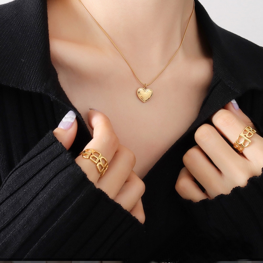 Dây chuyền trái tim mặt khắc chữ Love You dây tròn mềm mại