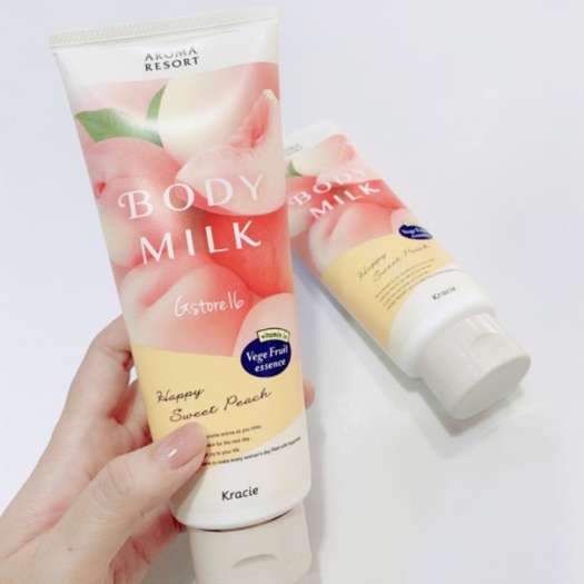 Kem Dưỡng Thể Kracie Aroma Resort Body Milk Happy Sweet Peach Dưỡng Ẩm Da Hương Quả Đào 200g (Bị Trầy Vỏ)