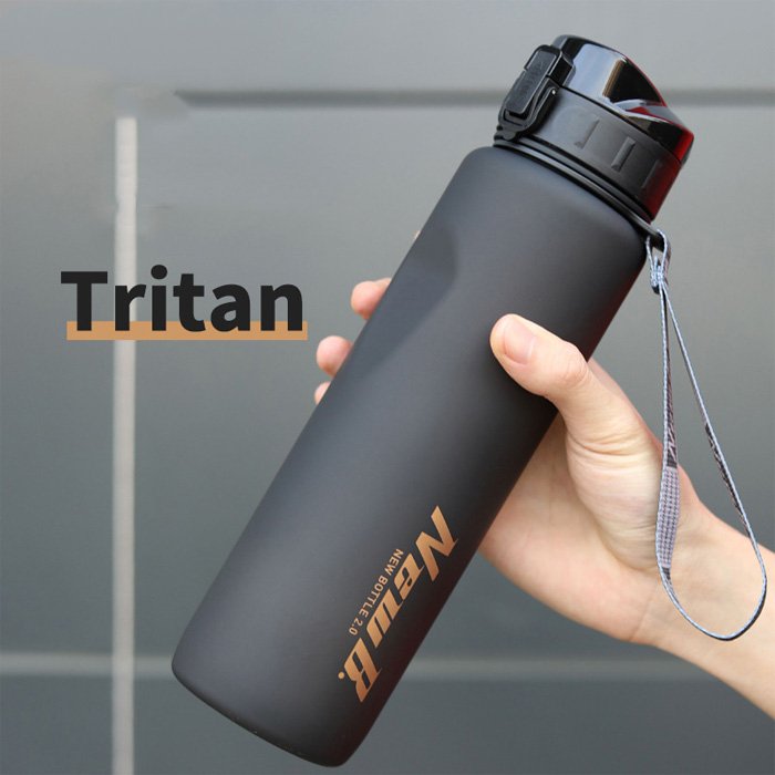 Bình Nước Thể Thao Quai Xách Tritan NewB 1500ml Cao Cấp - tặng cọ vệ sinh