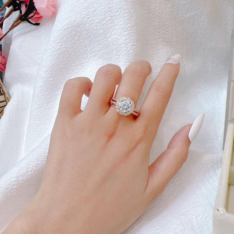 Nhẫn đá xuping không đen không gỉ siêu bền mạ vàng