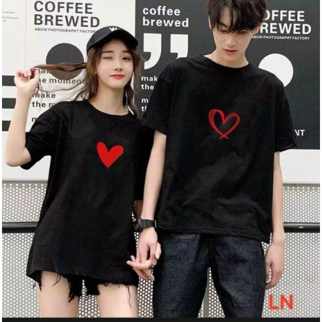 Áo đôi trái tim in giữa cá tính - giá 2 áo