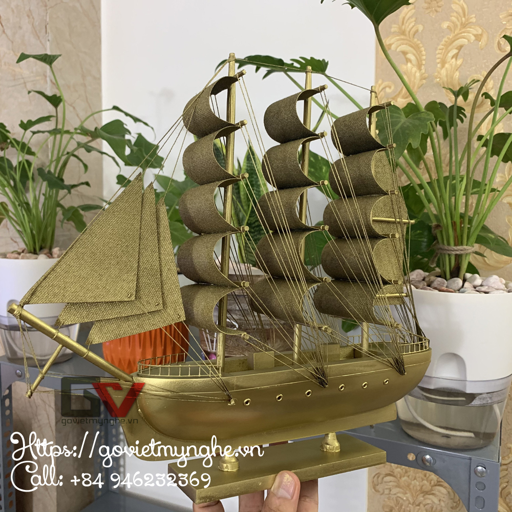 [Dài 32cm - Giao hàng nguyên chiếc] Mô hình tàu thuyền gỗ trang trí nhà cửa - tàu gỗ phong thủy thuận buồm xuôi gió - Vàng Ánh Kim