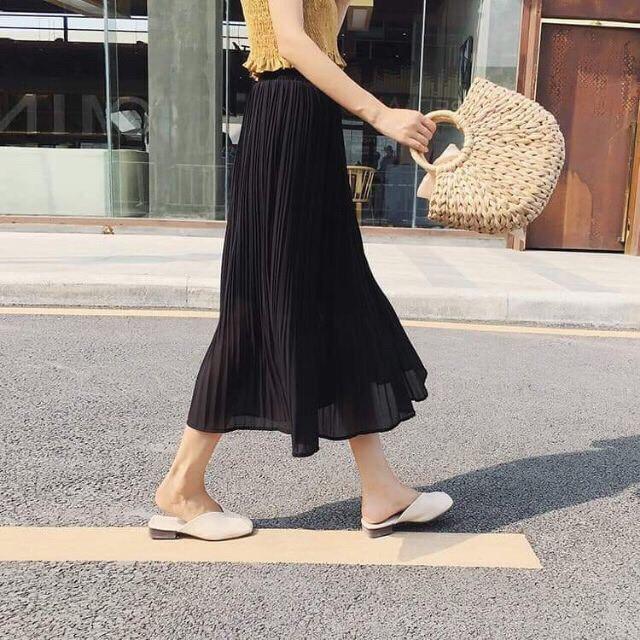 Chân váy xếp ly đen dài midi