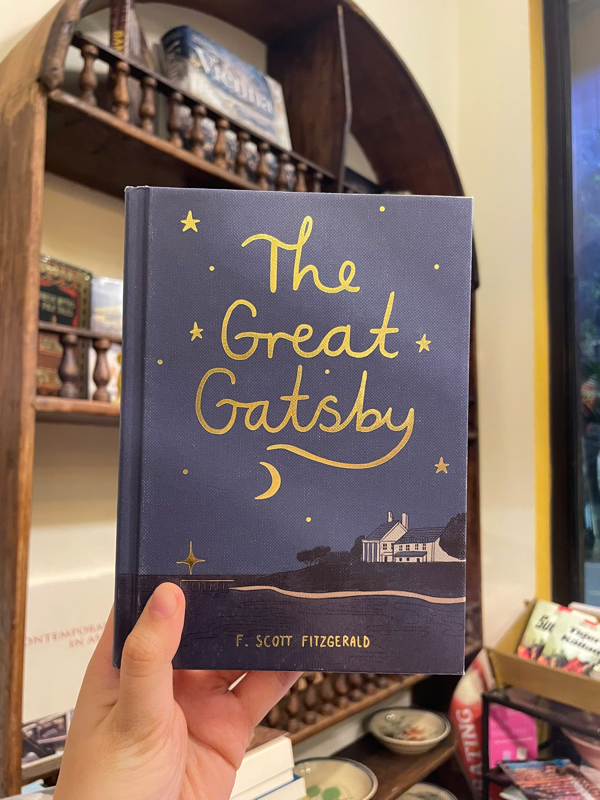 Sách - The Great Gatsby by F. Scott Fitzgerald - Classics/Fiction book in English - Bìa Cứng