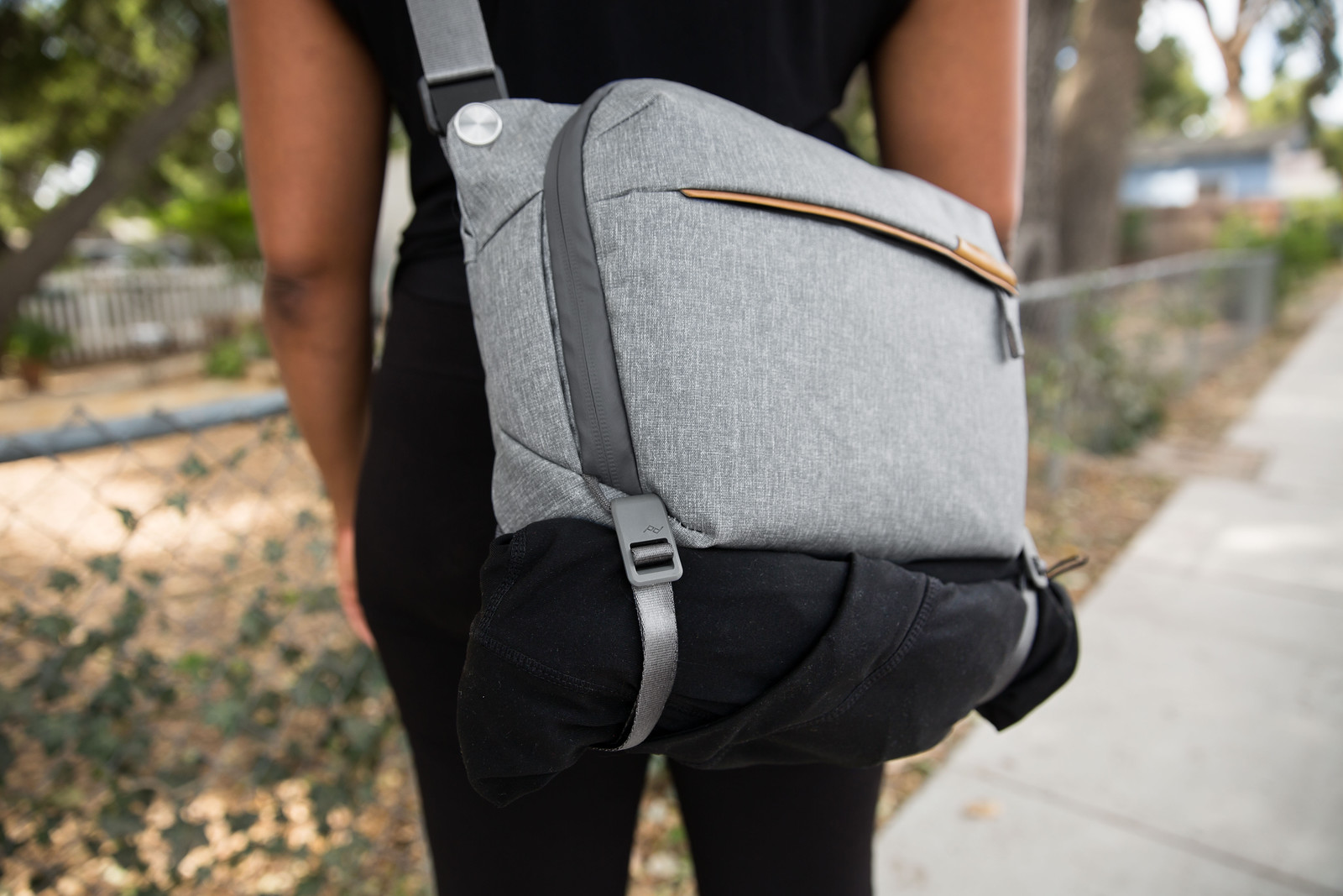 Túi Đeo Máy Ảnh Peak Design Everyday Sling v2 - 6L/ 3L/ 10L - Xám nhạt - Hàng chính hãng