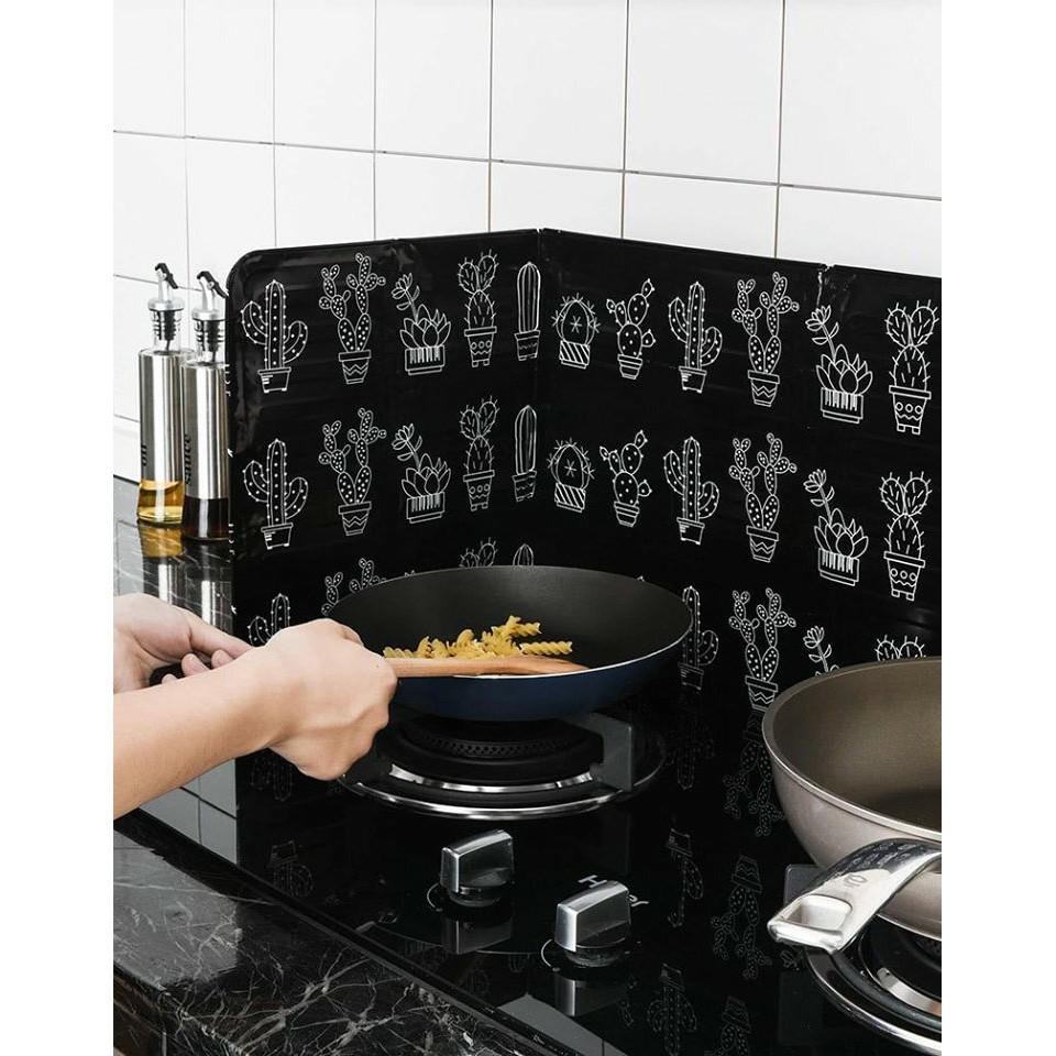 Vách Ngăn Tấm Chắn Chống Văng Dầu Mỡ Giữ Gìn Vệ Sinh Bếp Họa Tiết Nhiều Hình.