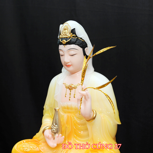 Tượng Quan Âm Bồ Tát - Áo vàng