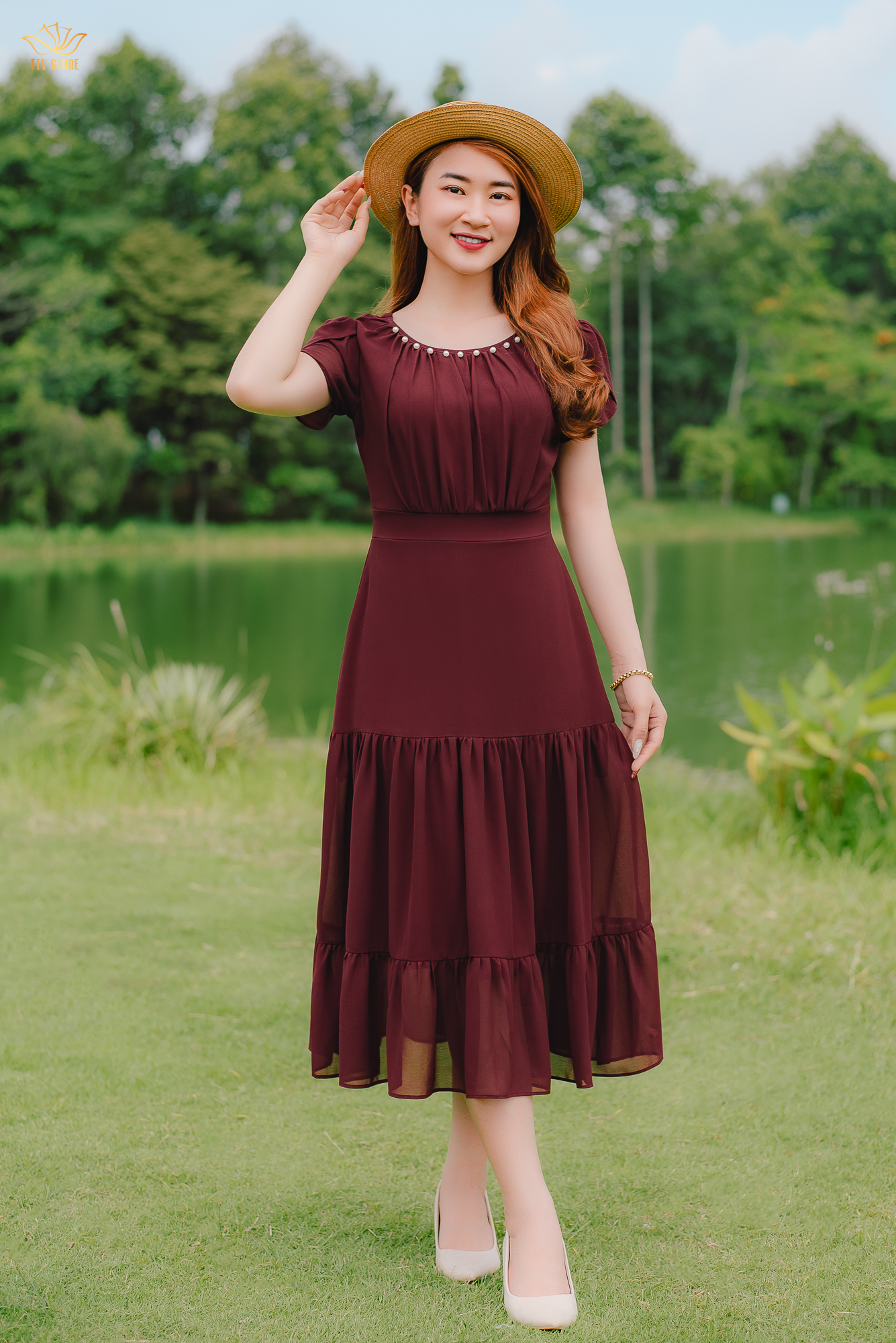 Đầm Maxi thiết kế trung niên dáng dài thanh lịch Cổ tròn kết ngọc tay búp màu Đỏ mận TTV STORE TTV1384