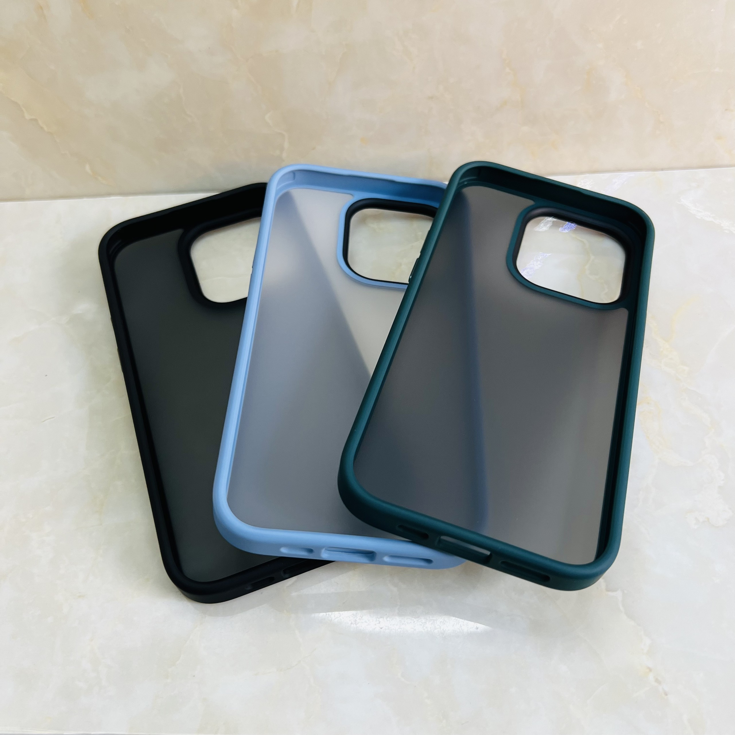Ốp lưng Likgus lưng nhám chống sốc tốt dành cho iPhone 14 Pro - hàng chính hãng