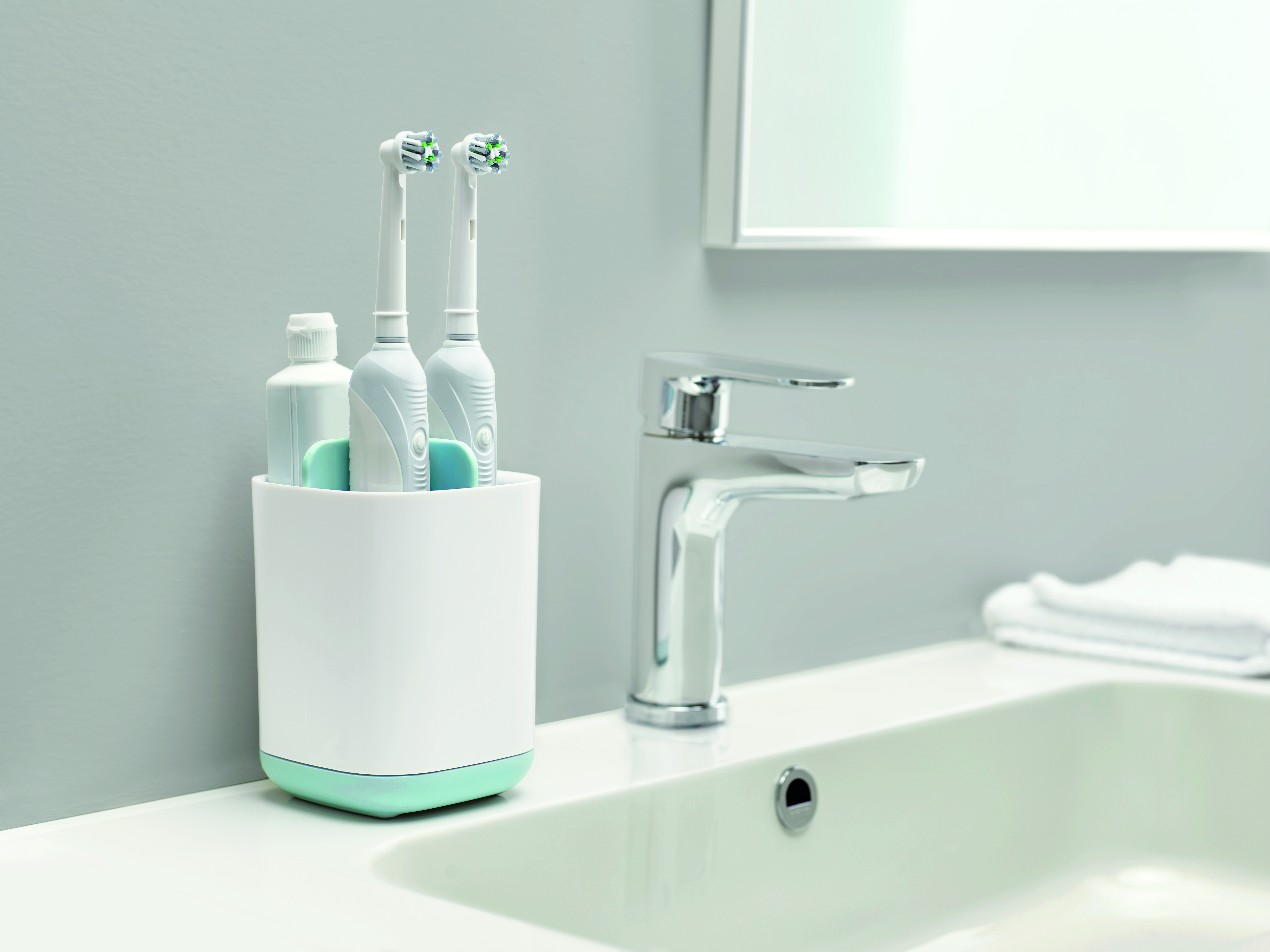 Joseph Joseph - Hộp đựng bàn chải đánh răng cao cấp EasyStore Toothbrush Caddy Blue 705003