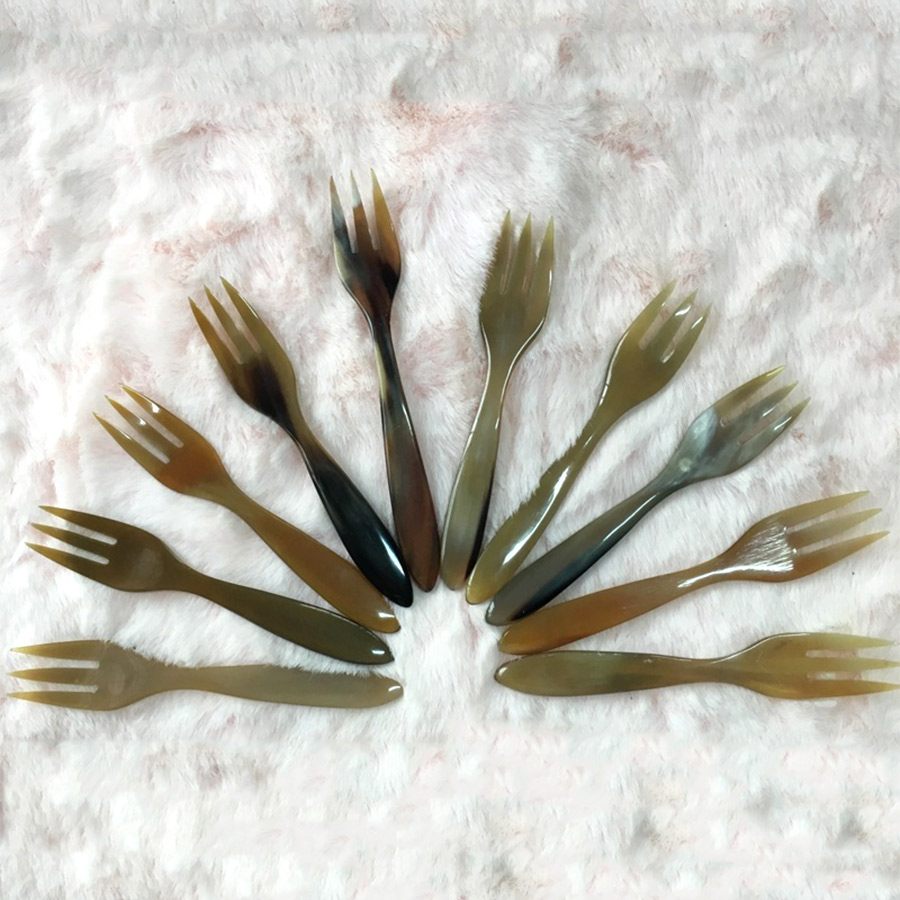 Dĩa Ăn Hoa Quả Sừng Trâu Cao Cấp 3 Răng DS01