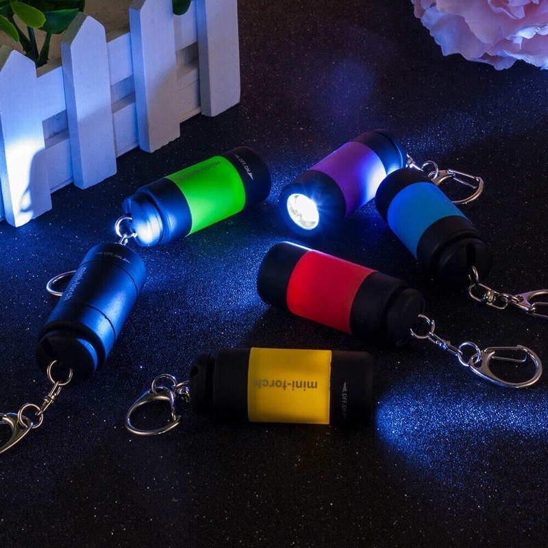 Đèn LED Mini Gắn Balo, Móc Khóa, Sạc USB, Tiện Lợi, Nhiều Màu Sắc