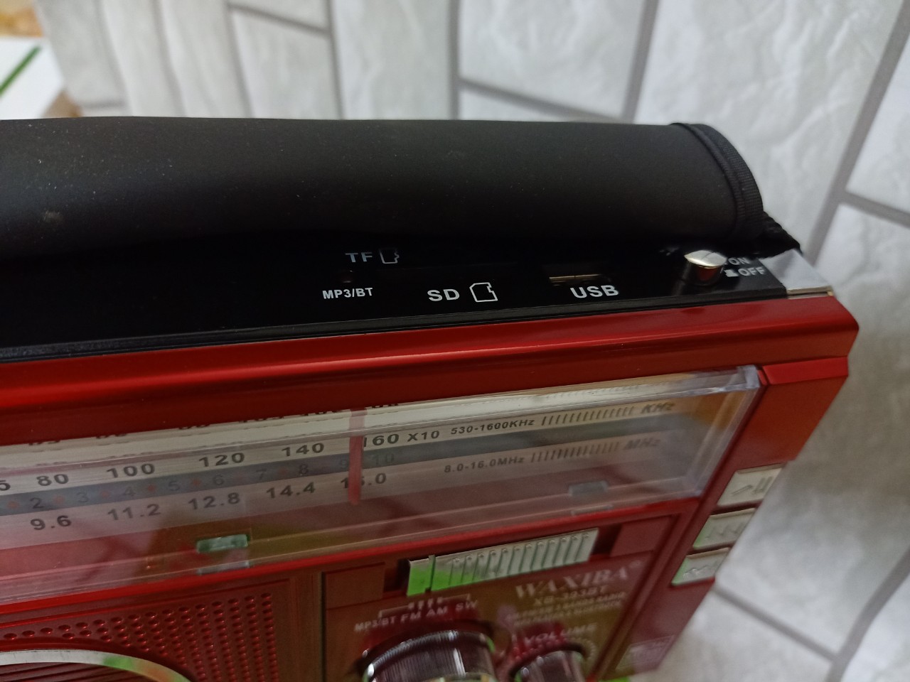 Đài WAXIBA XB-393B LOA SIÊU HAY EXTRA BASS, USB NGHE NHẠC THẺ NHỚ BLUETOOTH , RADIO AM/FM/SW CÓ ĐÈN PIN THEO KÈM PIN SẠC HÀNG CHÍNH HÃNG GIAO MÀU NGẪU NHIÊN