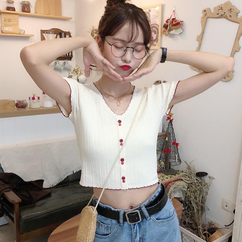 Áo thun nữ tay ngắn cổ chữ V