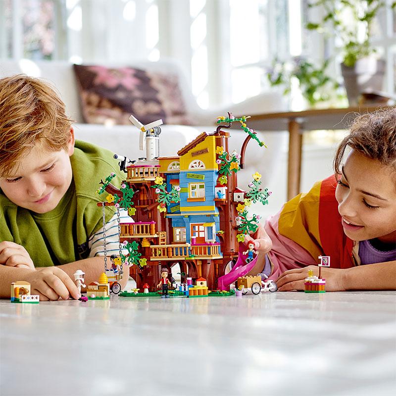 Đồ Chơi LEGO FRIENDS Nhà Cây Tình Bạn 41703