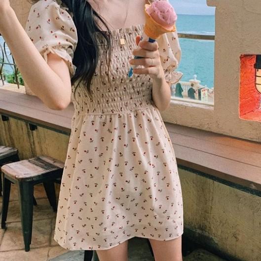 Váy hoa nhí xòe cổ vuông trễ vai ngắn tay chun ngực ulzzang