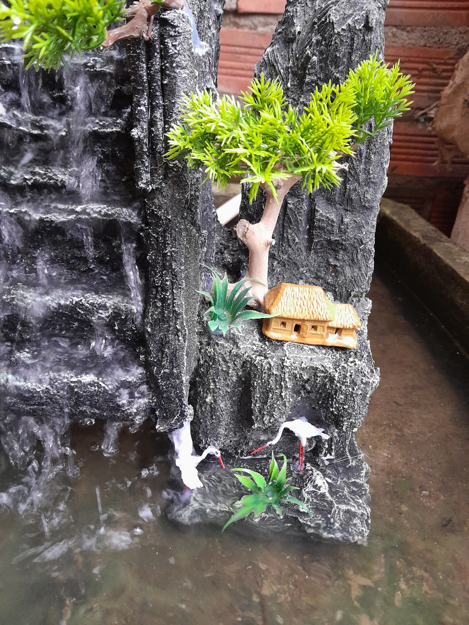 Hòn Non Bộ Hồ Cá Tặng Kèm Máy Bơm Thác Nước