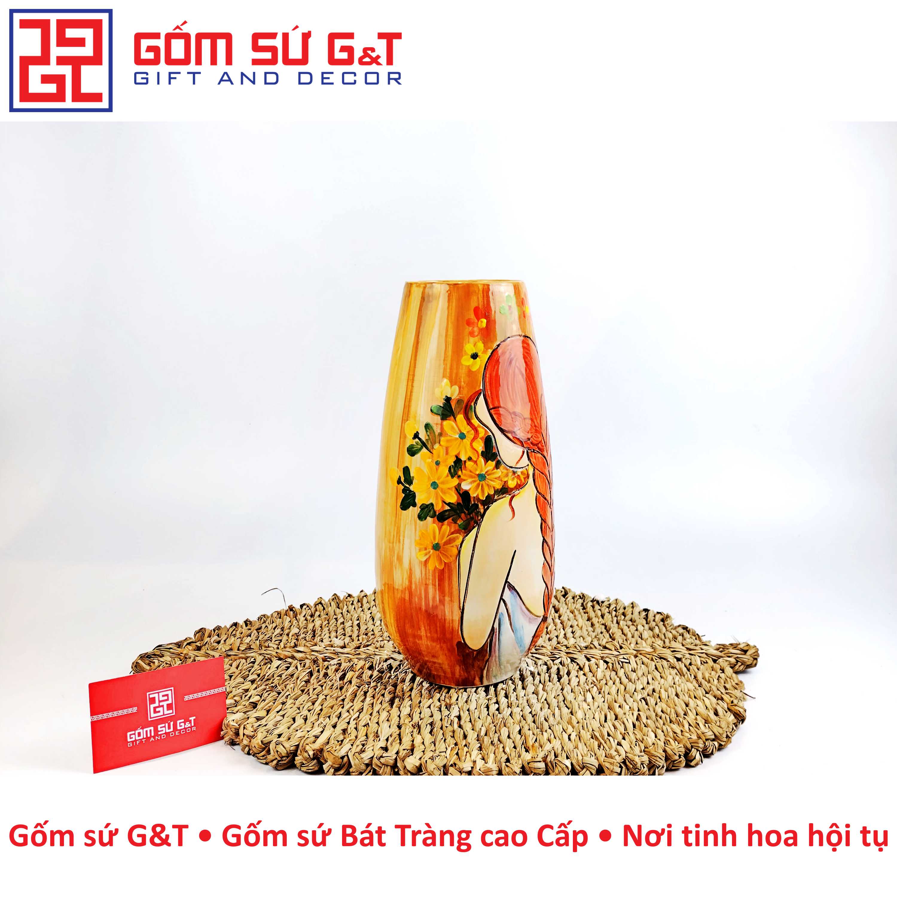 Lọ hoa dáng bom miệng rộng cô gái bên hoa cúc Gốm Sứ G&amp;T