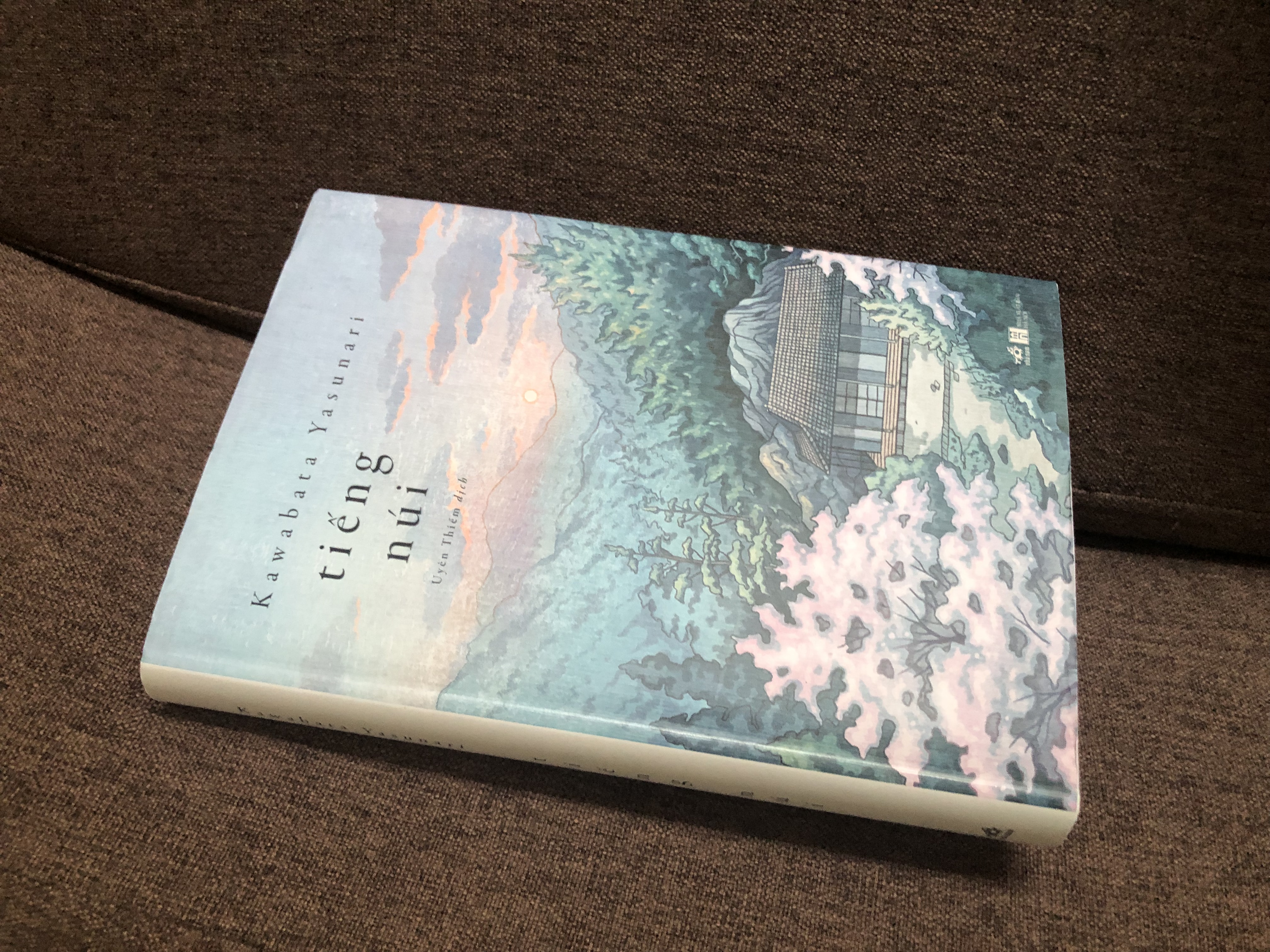 Combo truyện ngắn Kawabata Yasunari + tiểu thuyết: Hồ Kawabata - Tiếng Núi - Đẹp Và Buồn