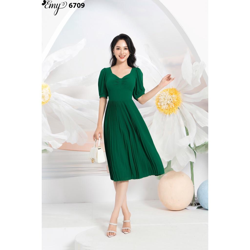 Đầm EMY EM6709 Xoè Dập Ply Xanh Lá