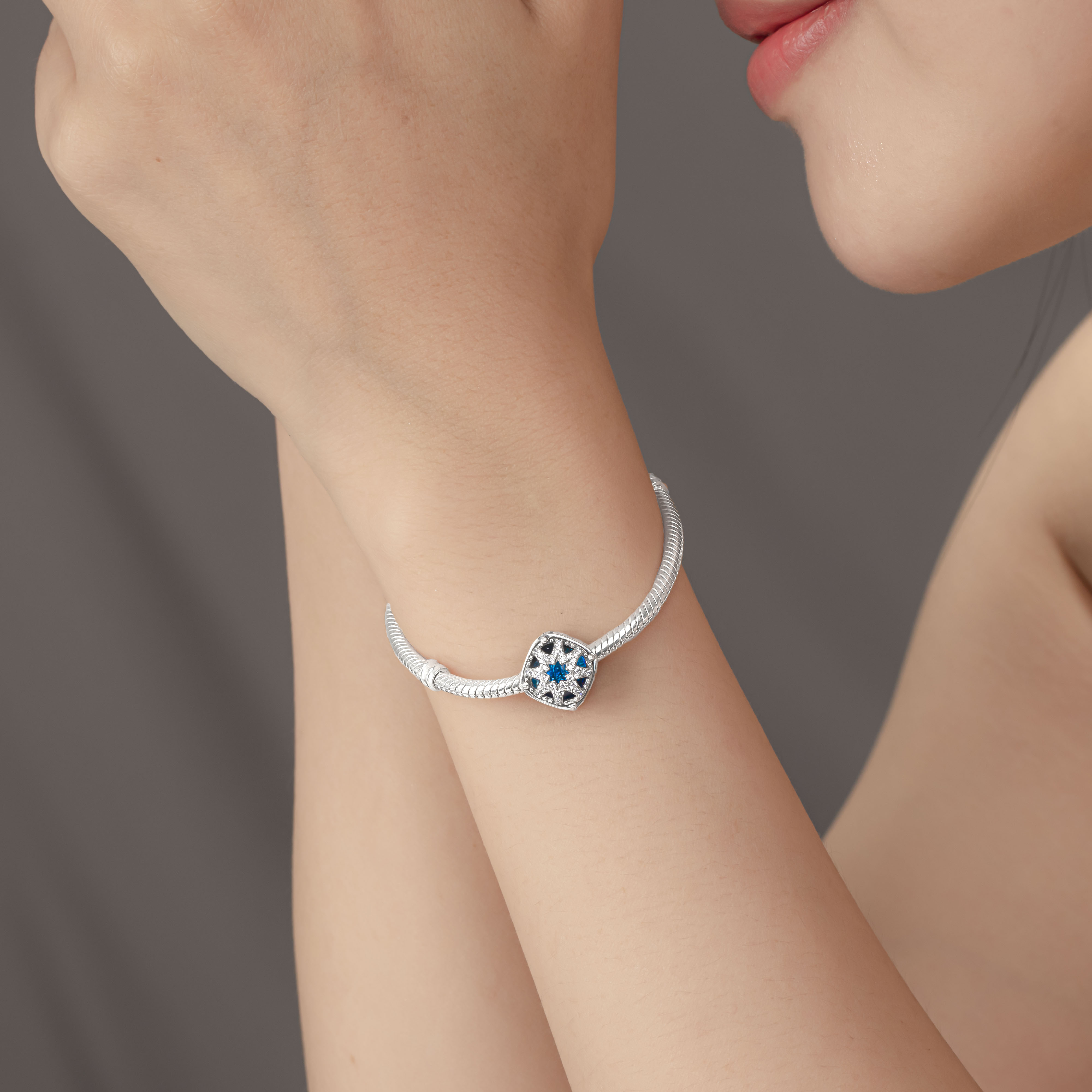Vòng charm bạc kiểu dáng quý phái - SI79126