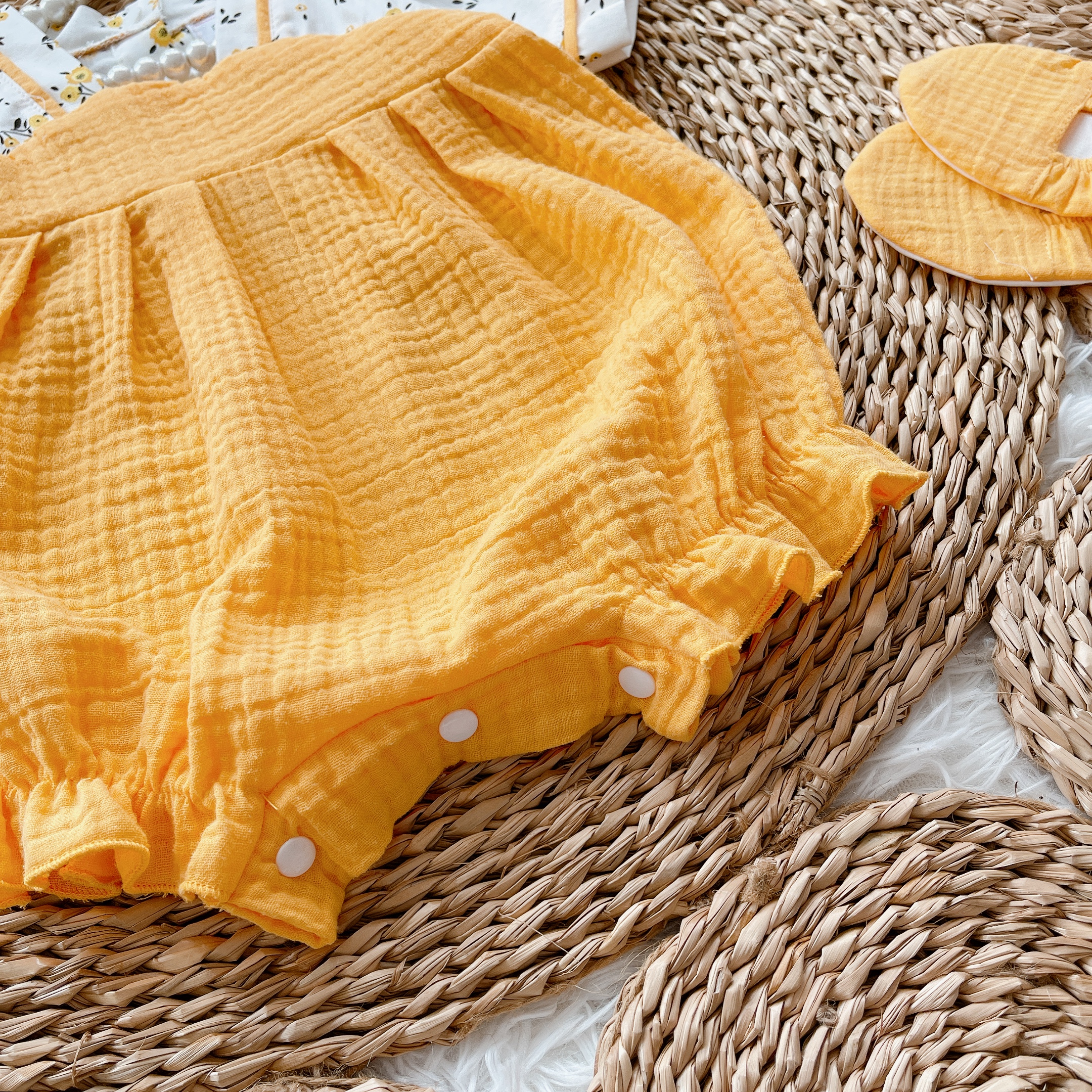 Body Hanbok Bé Gái 3 Đến12kg, Áo Liền Quần Chất XÔ MUSLIN Mềm Mại Êm Dịu Cho Bé Gái