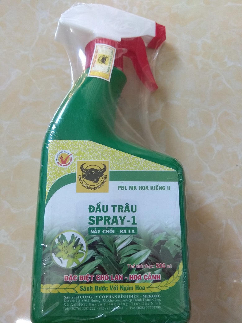 Phân bón đầu trâu dạng xịt SPRAY 1 chuyên cho hoa nảy chồi ra lá