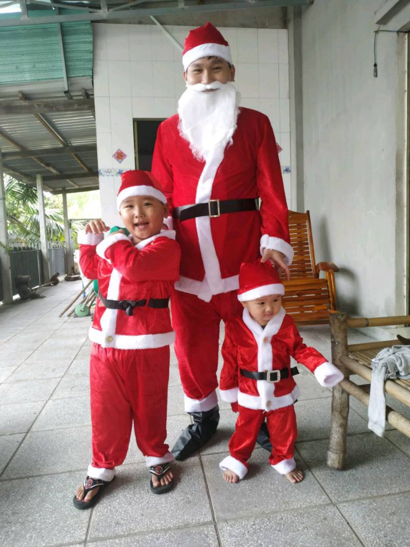 Bộ Quần Áo Ông Già Noel Vải Nhung Đầy Đủ Chi Tiết Bộ 7 Món