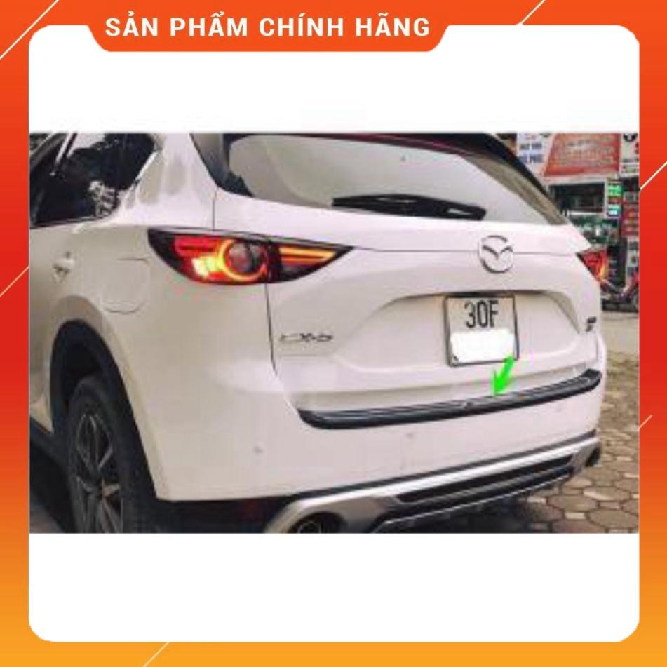 Chống trầy cốp miếng ngoài Mazda CX5 2018, 2019, 2020 hàng cao cấp