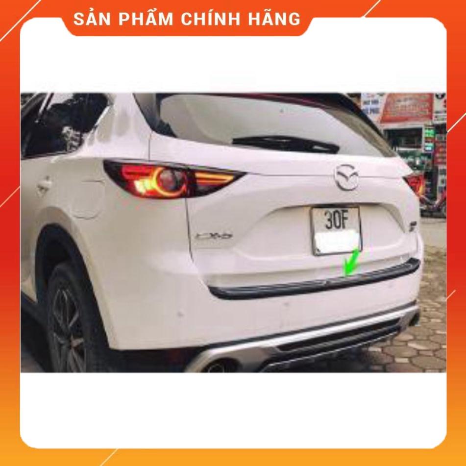 Chống trầy cốp miếng ngoài Mazda CX5 2018, 2019, 2020 hàng cao cấp ( Tặng Keo Dính )