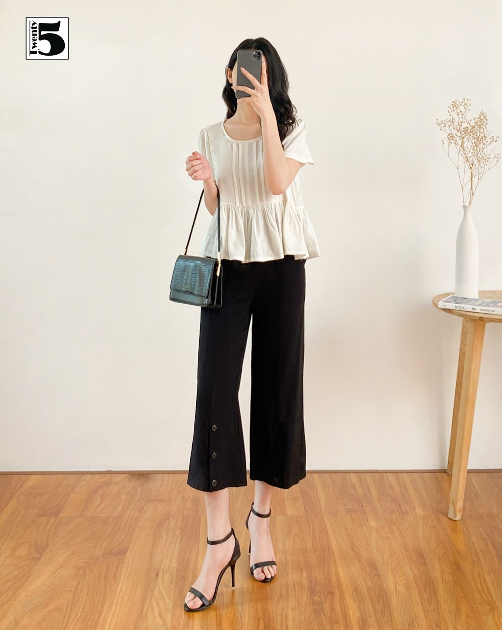 Quần kaki nữ suông rộng lửng, cài cúc thân trước Twentyfive N632
