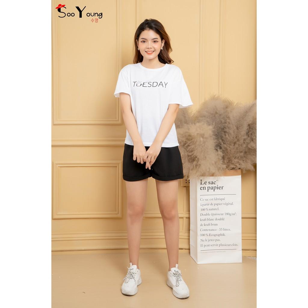 Áo thun dáng rộng cổ tròn tay xếp in hình TUESDAY -Sooyoung