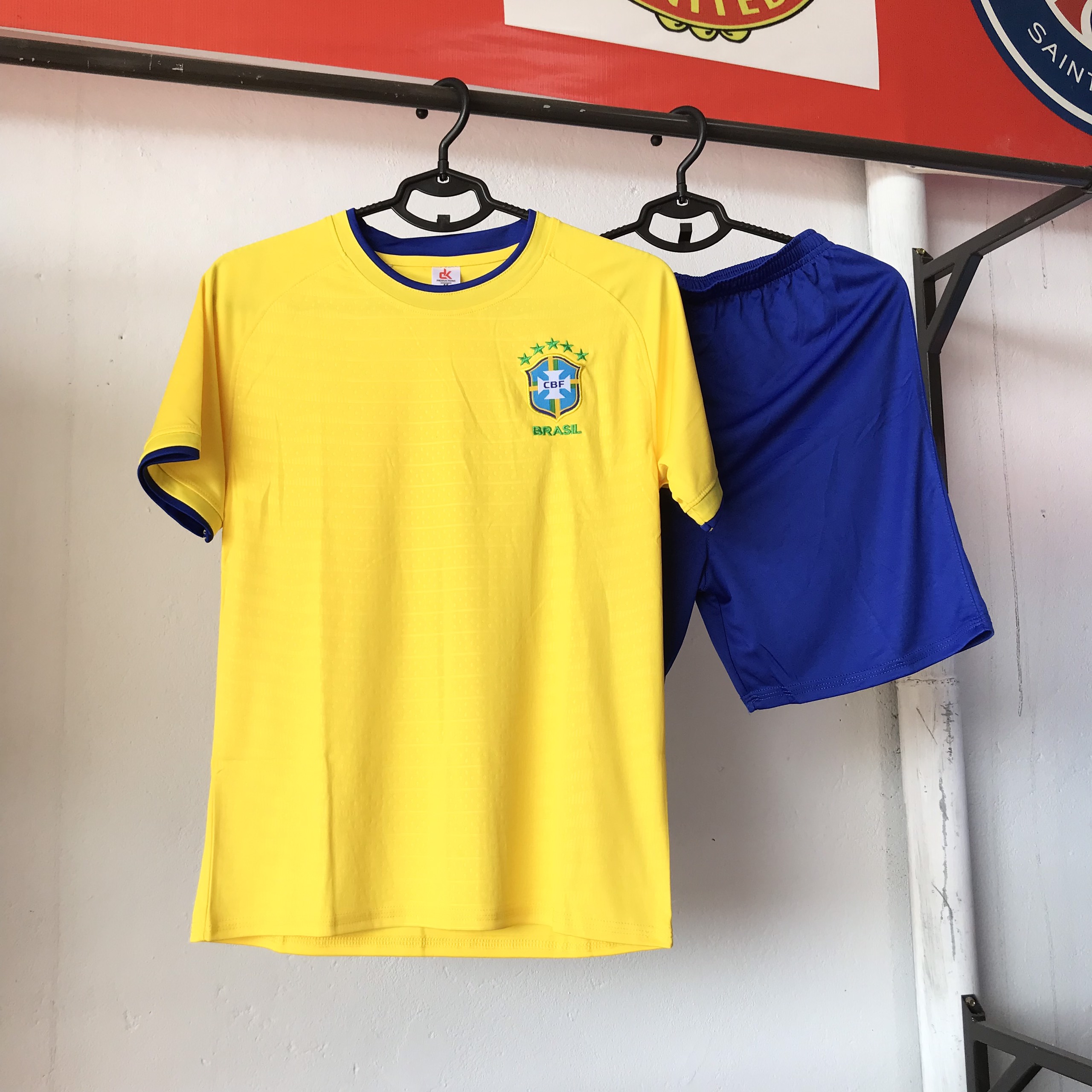 Bộ bóng đá thun thái lạnh đội tuyển Brazil trẻ em 2022-2023