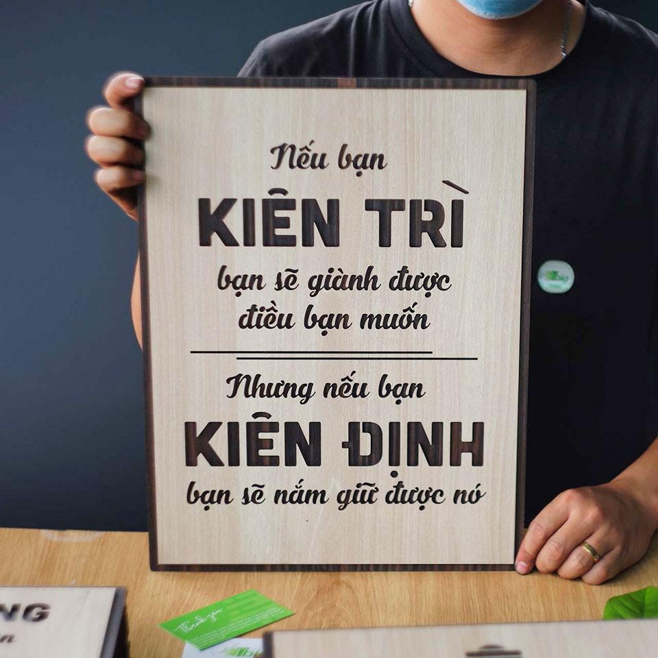 Tranh động lực trang trí văn phòngNếu bạn kiên trì bạn sẽ giành được điều bạn muốn nhưng nếu bạn kiên định bạn sẽ...
